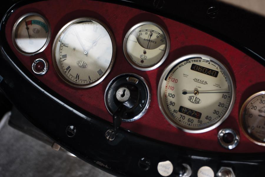 Панель приборов Delage DMN Faux Cabriolet 1929 года  (фото 10 из 23)